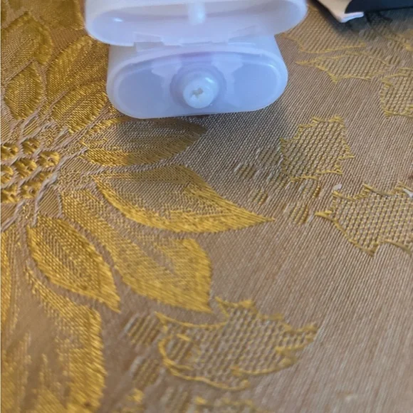 L'Oreal Miracle Blur Instant Skin Smoother with SPF 30 NEW - Picture 4 of 5